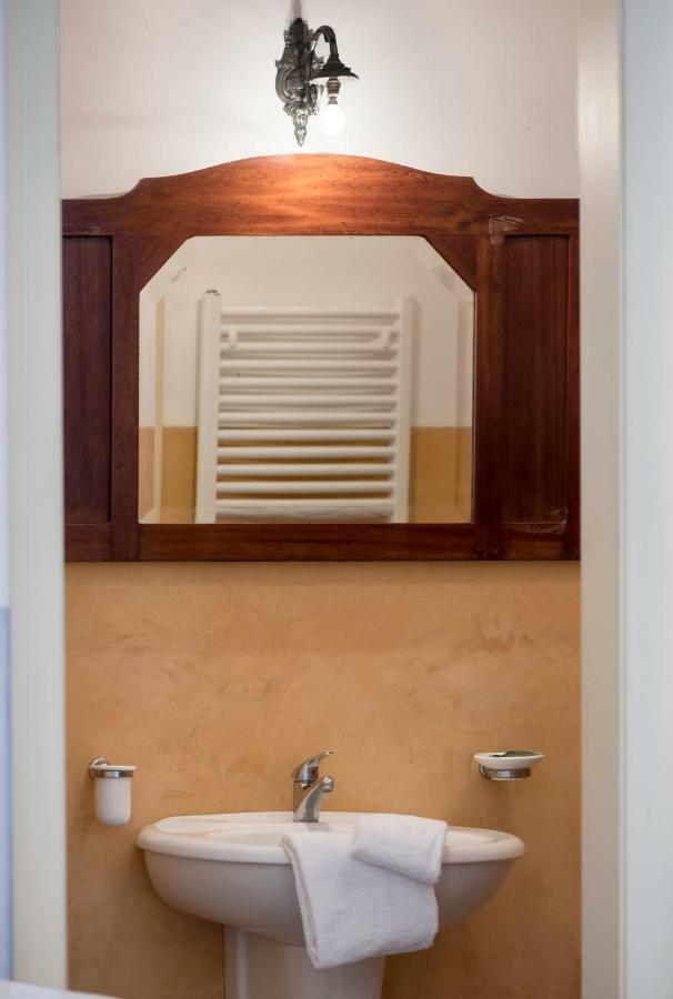 Palazzo Laura Bed & Breakfast มอร์ชาโน ดิ เลอูกา ภายนอก รูปภาพ
